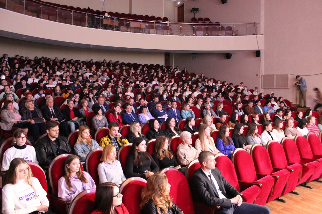 Молодежный образовательный форум «Молодежь и политика» прошел в Курской области