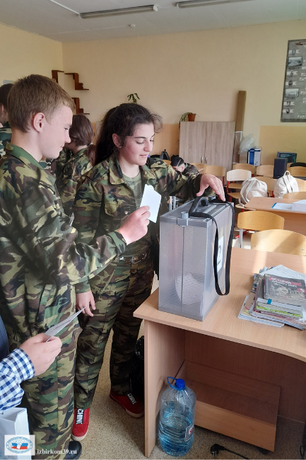 В Калининградской области прошел открытый урок с элементами деловой игры «Лидер» для учащихся средней школы